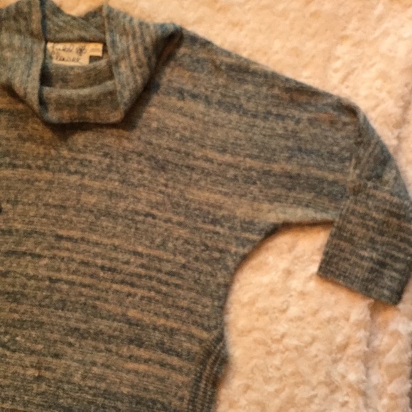 Anthropologie comfy sweater - Picture 5 of 8